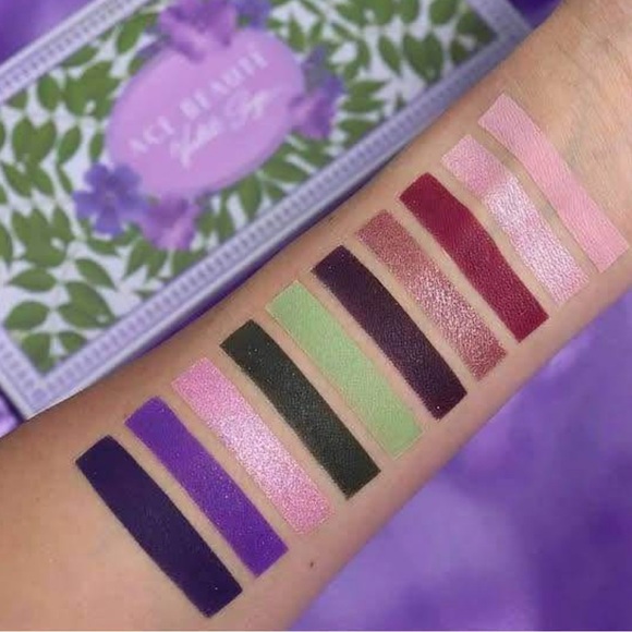 Ace Beaute Vibrant Bloom Eyeshadow Palette - Picture 2 of 2